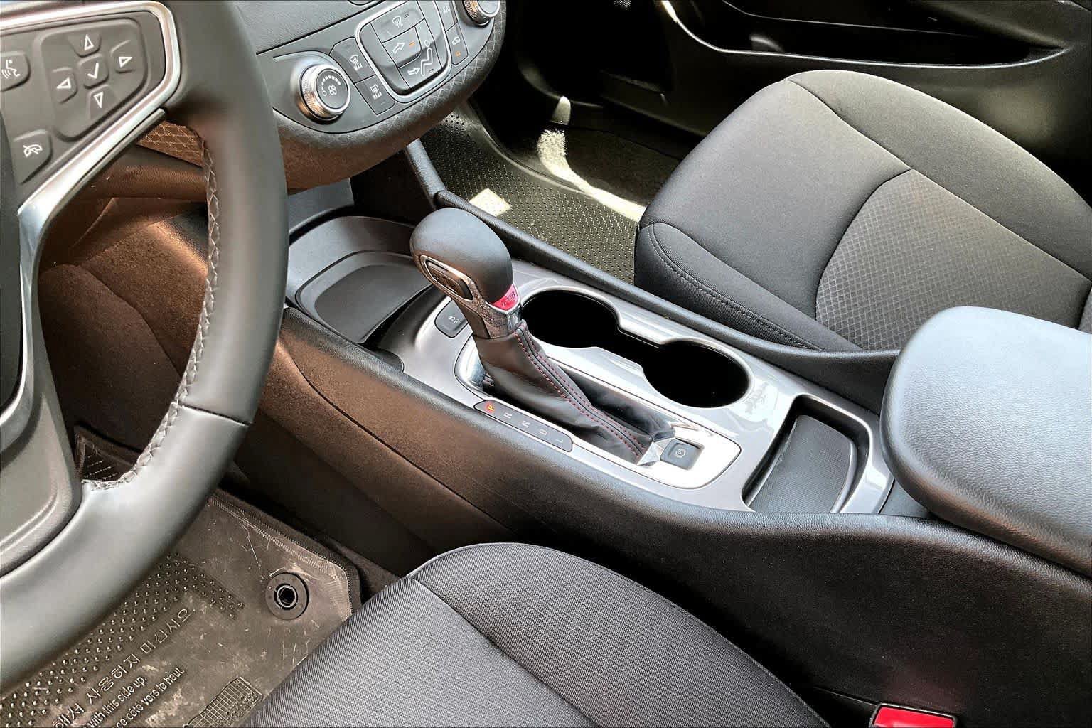 Used 2025 Chevrolet Malibu RS FWD image 17