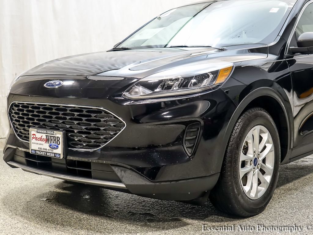Certified 2022 Ford Escape SE w/ Cold Weather Package FWD image 3