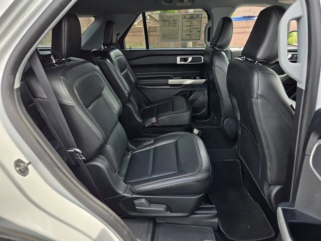 Certified 2022 Ford Explorer XLT w/ Equipment Group 202A AWD/4WD image 15