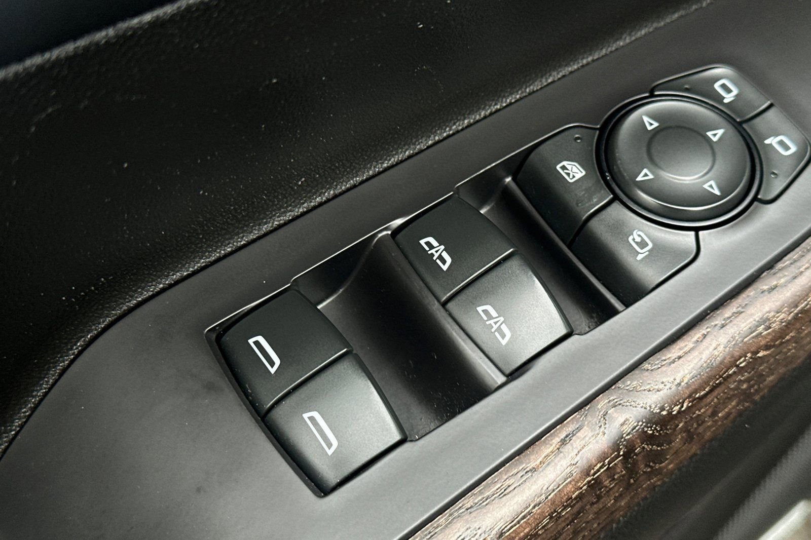 Used 2021 GMC Acadia Denali w/ Denali Technology Package image 11