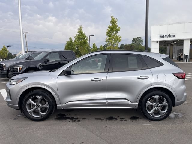 Certified 2024 Ford Escape ST-Line AWD/4WD image 2