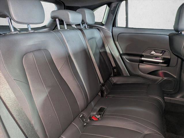 Used 2025 Mercedes-Benz GLA 250 image 21