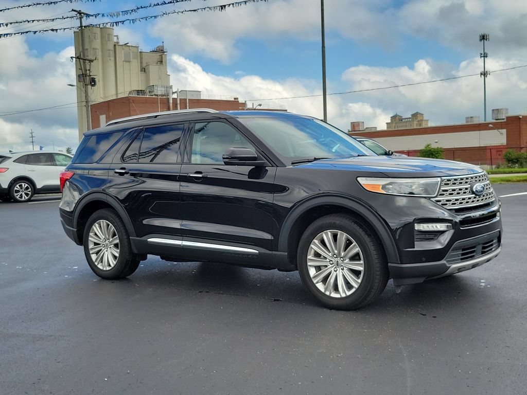Certified 2022 Ford Explorer Limited w/ Equipment Group 301A AWD/4WD image 2