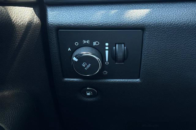 Used 2019 Jeep Grand Cherokee Altitude AWD/4WD image 32