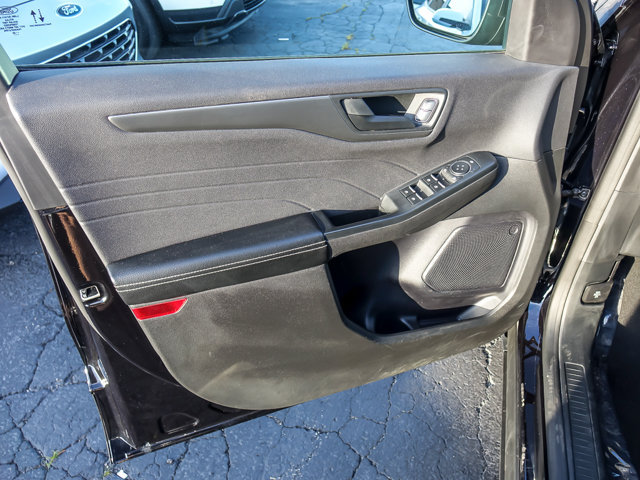 Certified 2023 Ford Escape Active AWD/4WD image 18