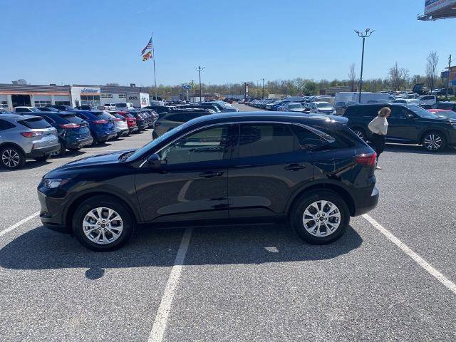 Certified 2023 Ford Escape Active w/ Tech Pack #2 AWD/4WD image 2