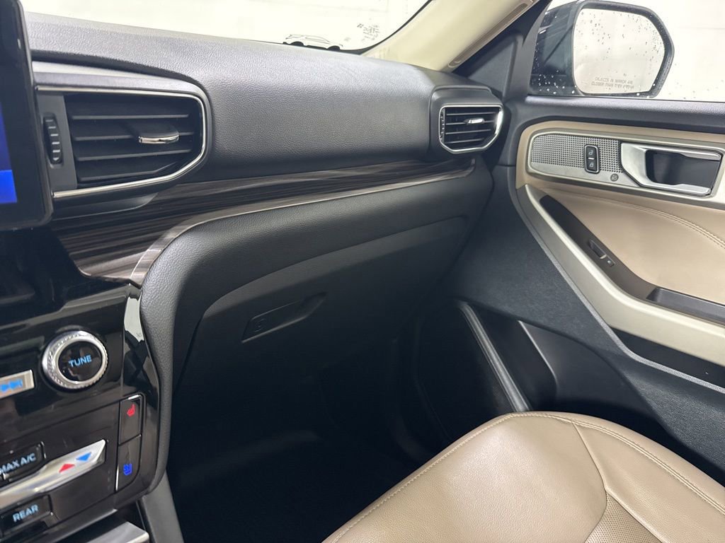 Certified 2023 Ford Explorer Limited w/ Equipment Group 301A AWD/4WD image 32