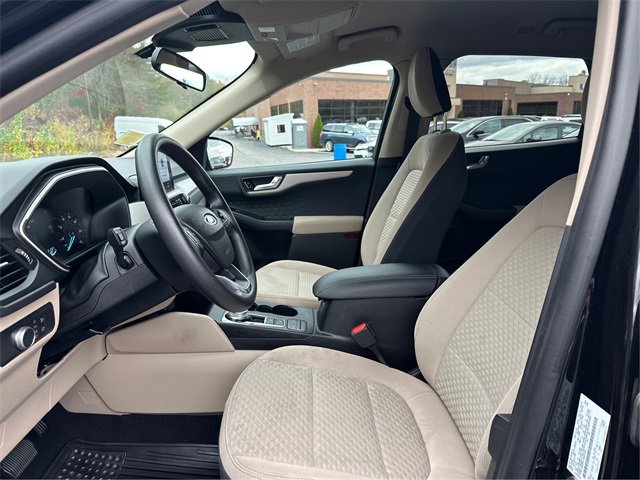 Certified 2020 Ford Escape SE image 9