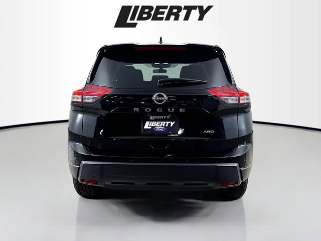 Used 2024 Nissan Rogue S image 4