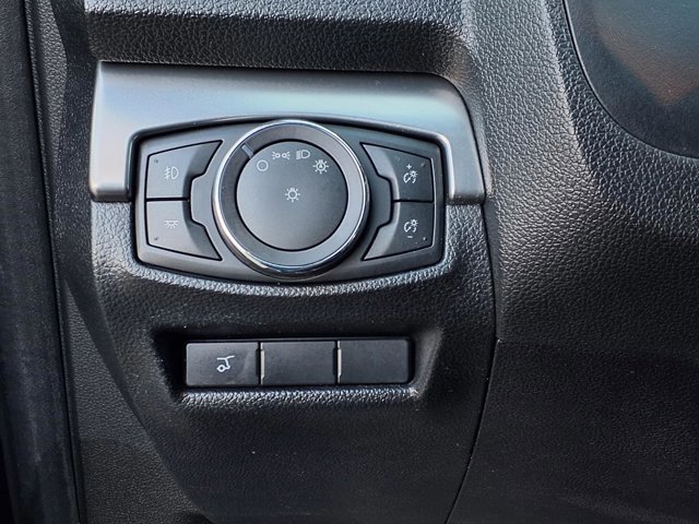 Certified 2018 Ford Explorer XLT w/ Equipment Group 202A image 21