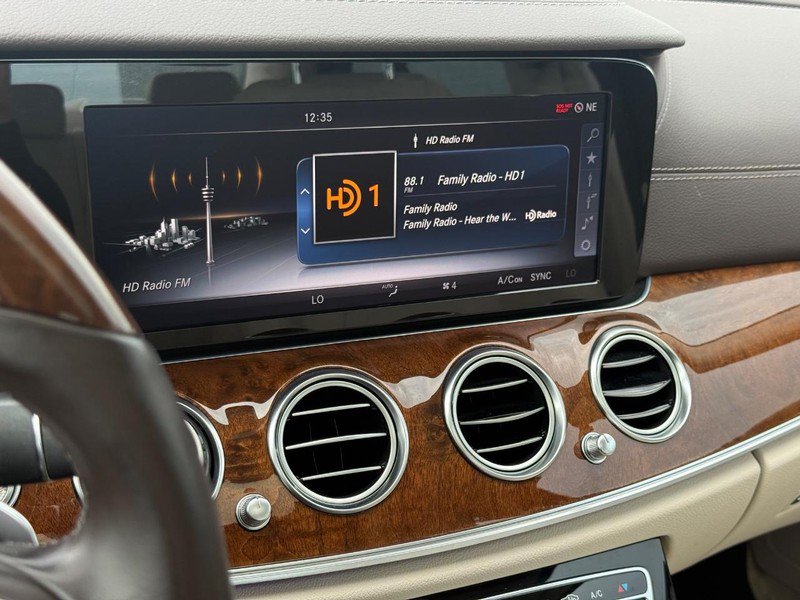 Used 2017 Mercedes-Benz E 300 4MATIC image 23