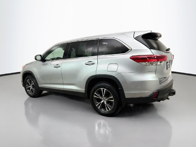 Used 2019 Toyota Highlander LE AWD/4WD image 5