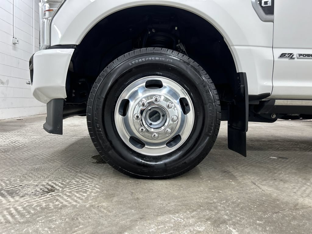 Certified 2022 Ford F350 Platinum w/ Snow Plow Prep Package AWD/4WD image 15