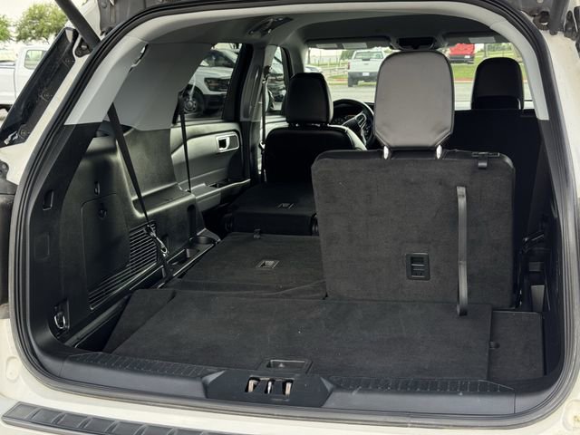 Certified 2022 Ford Explorer XLT w/ Equipment Group 202A image 31