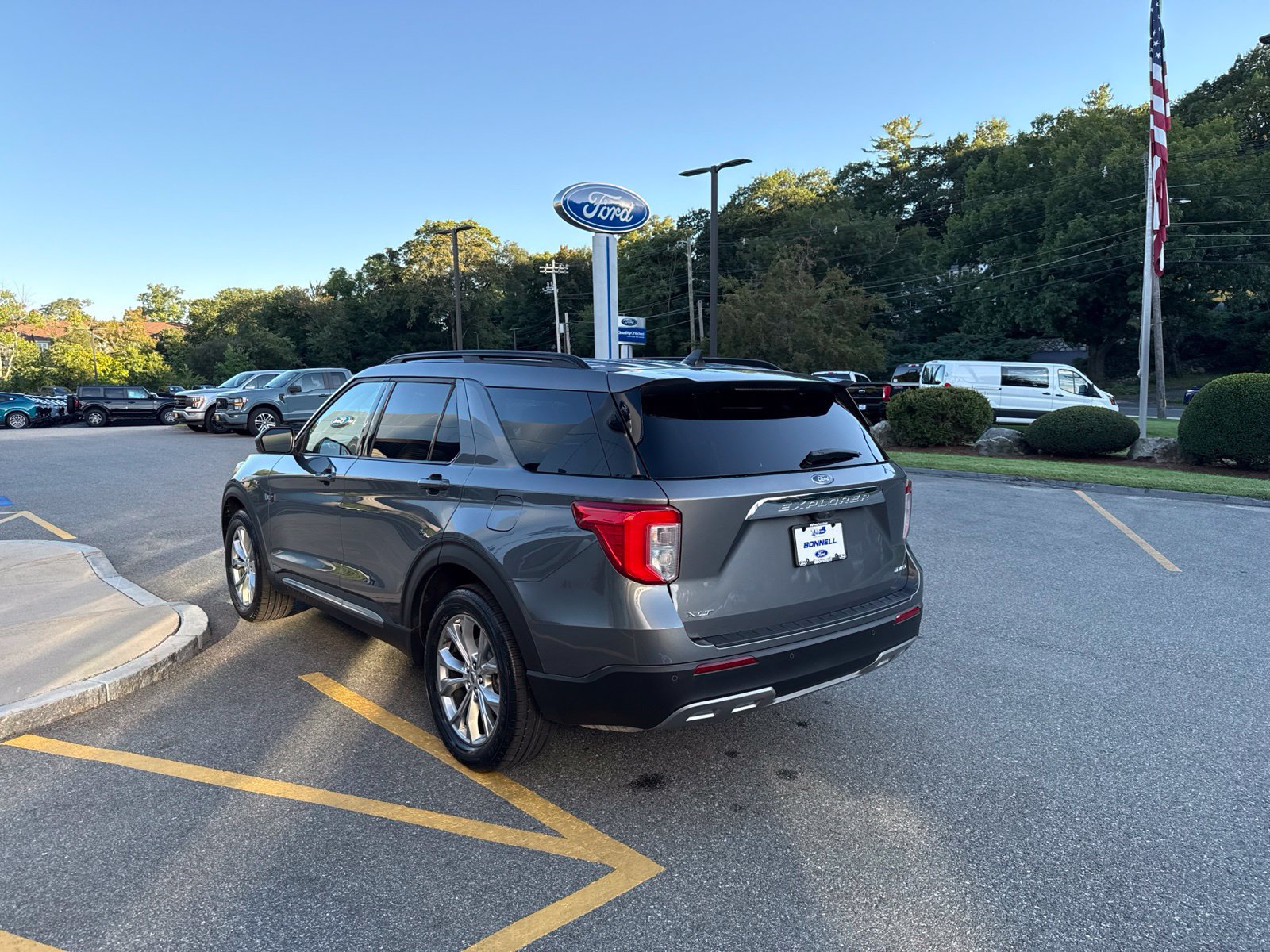 Certified 2024 Ford Explorer XLT w/ Equipment Group 202A AWD/4WD image 3