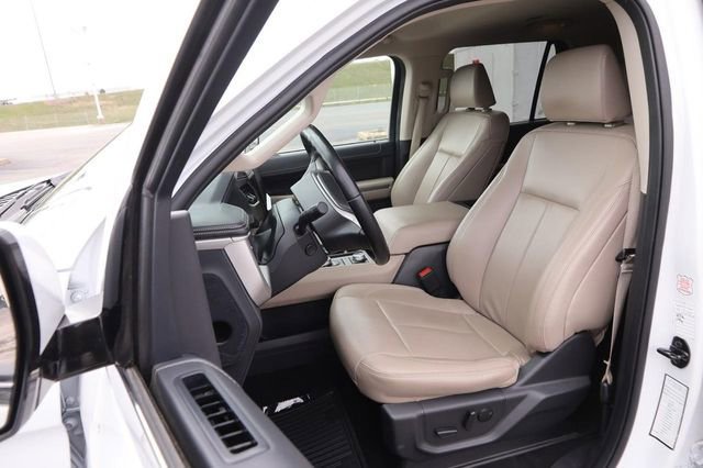 Certified 2024 Ford Expedition Max XLT image 9