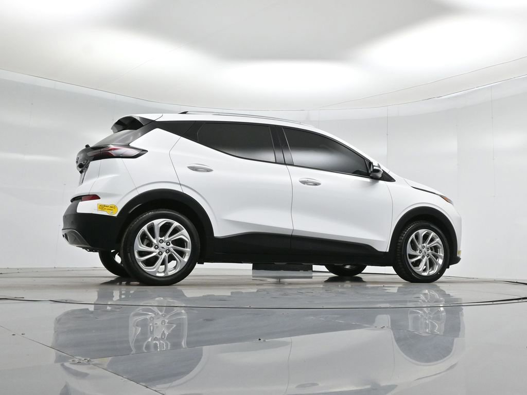 Used 2023 Chevrolet Bolt EUV LT w/ Driver Confidence Package image 11