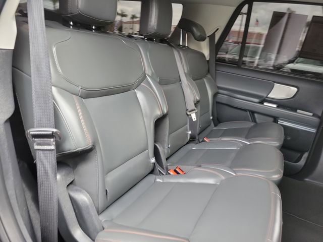 Certified 2025 Ford Expedition Active AWD/4WD image 25