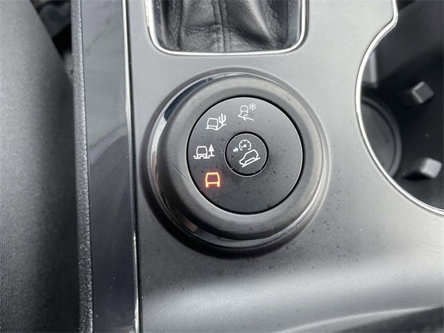 Certified 2018 Ford Explorer XLT w/ Equipment Group 201A image 24