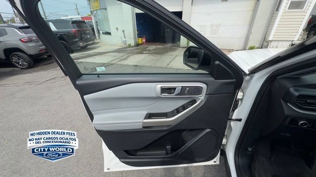 Certified 2023 Ford Explorer XLT w/ Equipment Group 202A AWD/4WD image 6