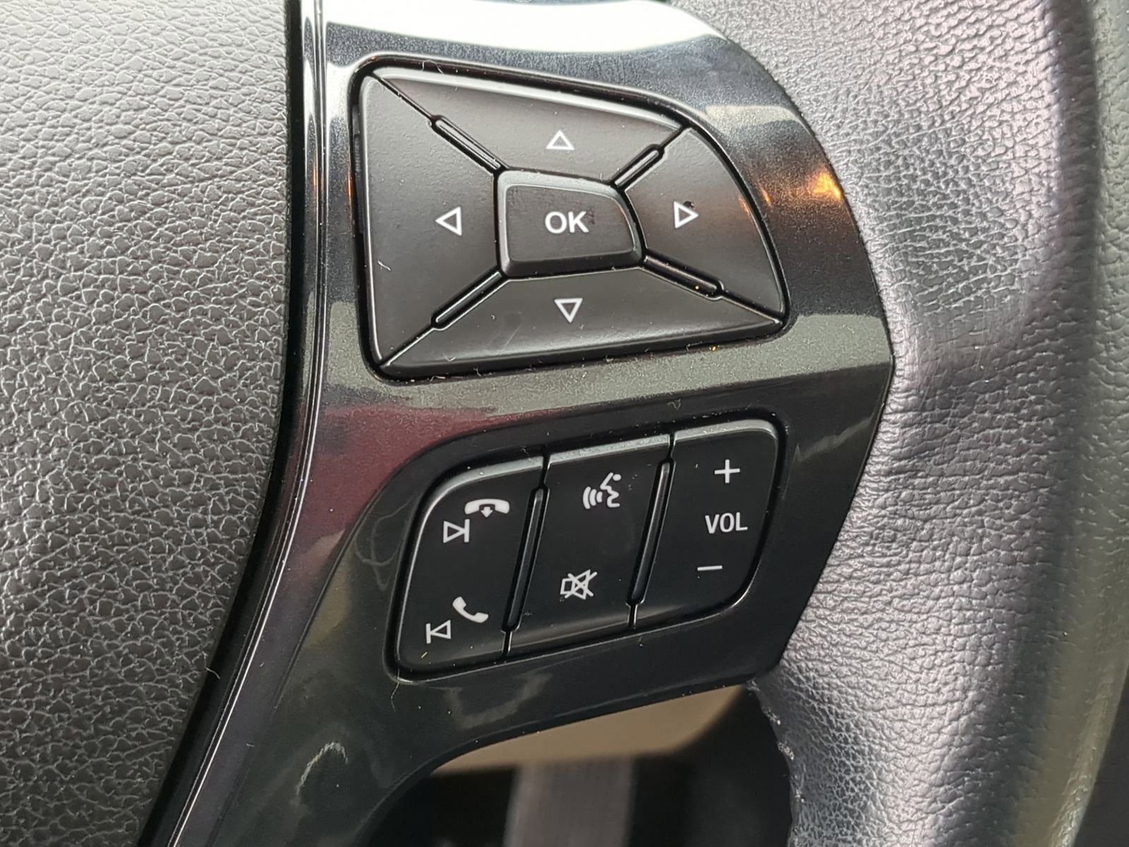 Certified 2017 Ford Explorer XLT w/ Equipment Group 202A image 33