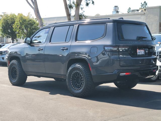 Used 2023 Jeep Grand Wagoneer Series III w/ Rear Seat Video Group 1 AWD/4WD image 2