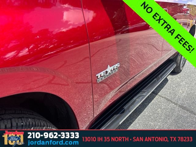 Used 2022 Chevrolet Suburban LT w/ Luxury Package RWD image 4