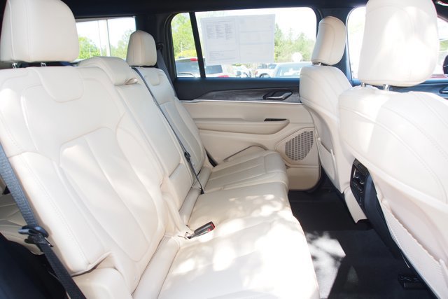 Used 2024 Jeep Grand Cherokee L Limited w/ Black Appearance Package image 14