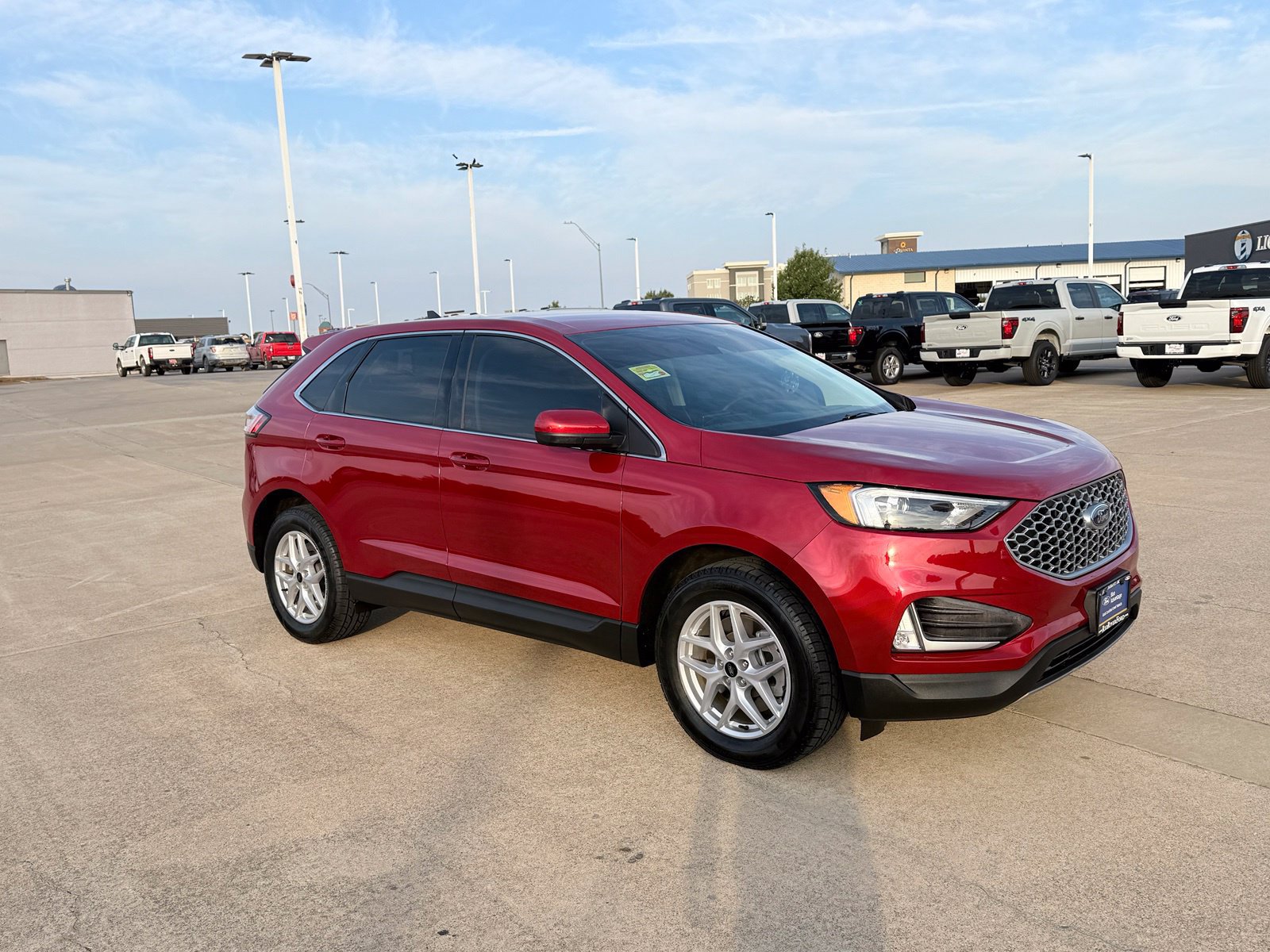 Certified 2024 Ford Edge SEL w/ Convenience Package AWD/4WD image 3