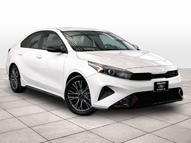 Used 2023 Kia Forte GT-Line w/ GT-Line Technology Package FWD image 2