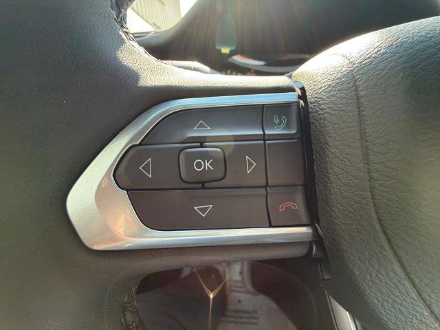 Used 2024 Jeep Compass Latitude w/ Sun and Sound Group AWD/4WD image 15