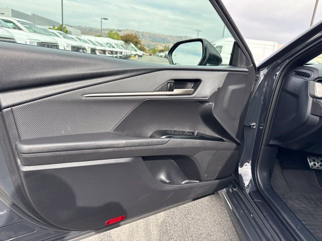 Used 2025 Toyota Camry SE FWD image 13