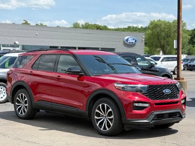 Certified 2020 Ford Explorer ST w/ Premium Technology Package AWD/4WD image 38