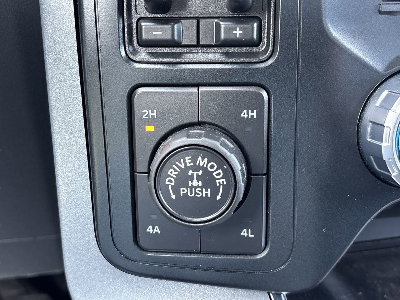 Certified 2023 Ford F150 Lariat w/ Equipment Group 502A High image 31