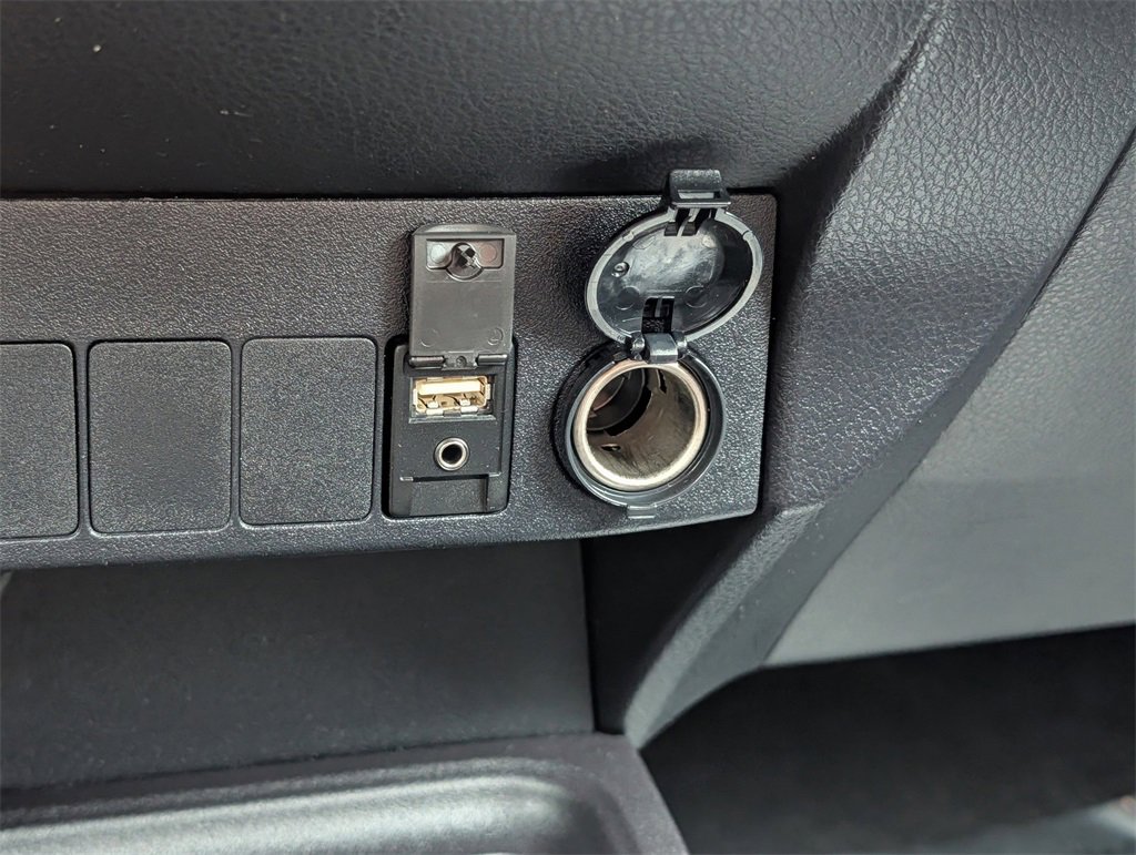 Used 2018 Toyota RAV4 XLE image 27