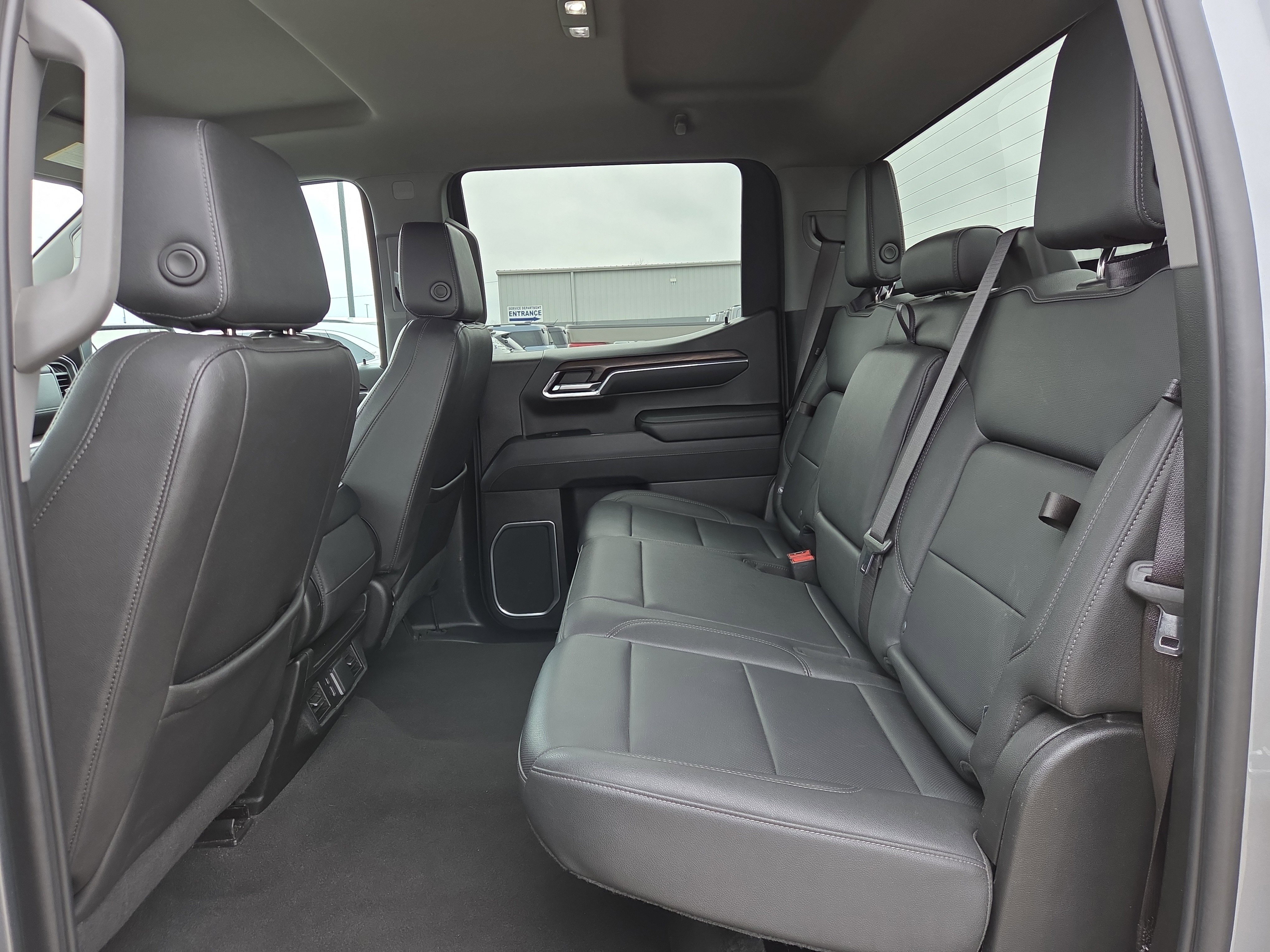 Used 2024 GMC Sierra 1500 SLT image 11