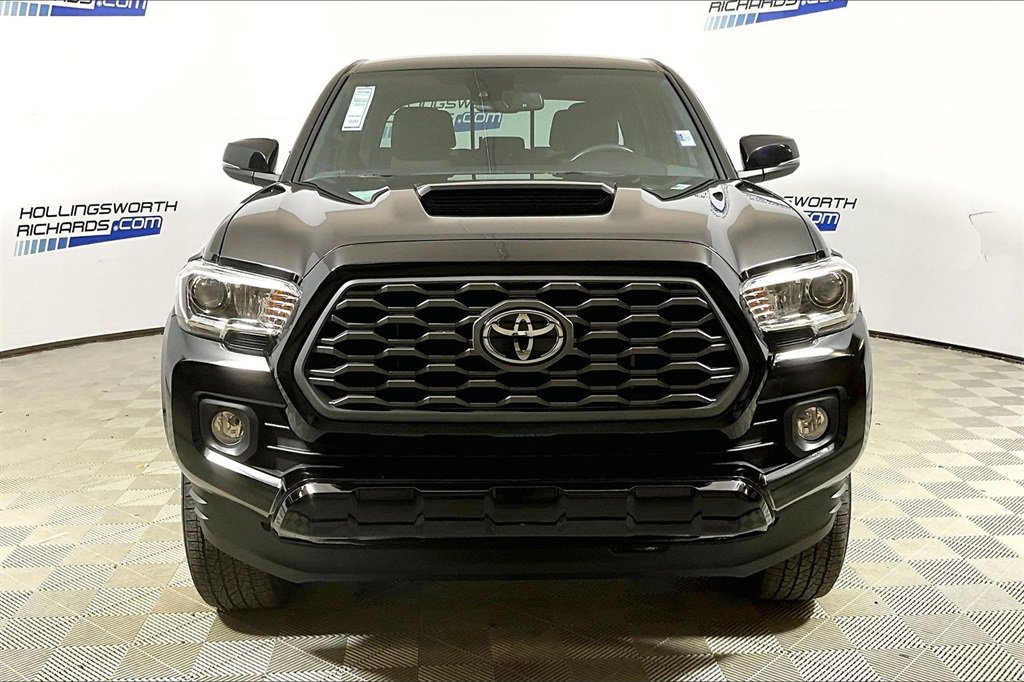 Used 2021 Toyota Tacoma TRD Sport image 2