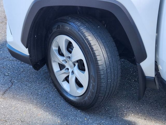 Used 2023 Toyota RAV4 LE AWD/4WD image 31