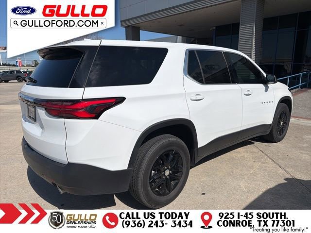 Used 2023 Chevrolet Traverse LS image 2