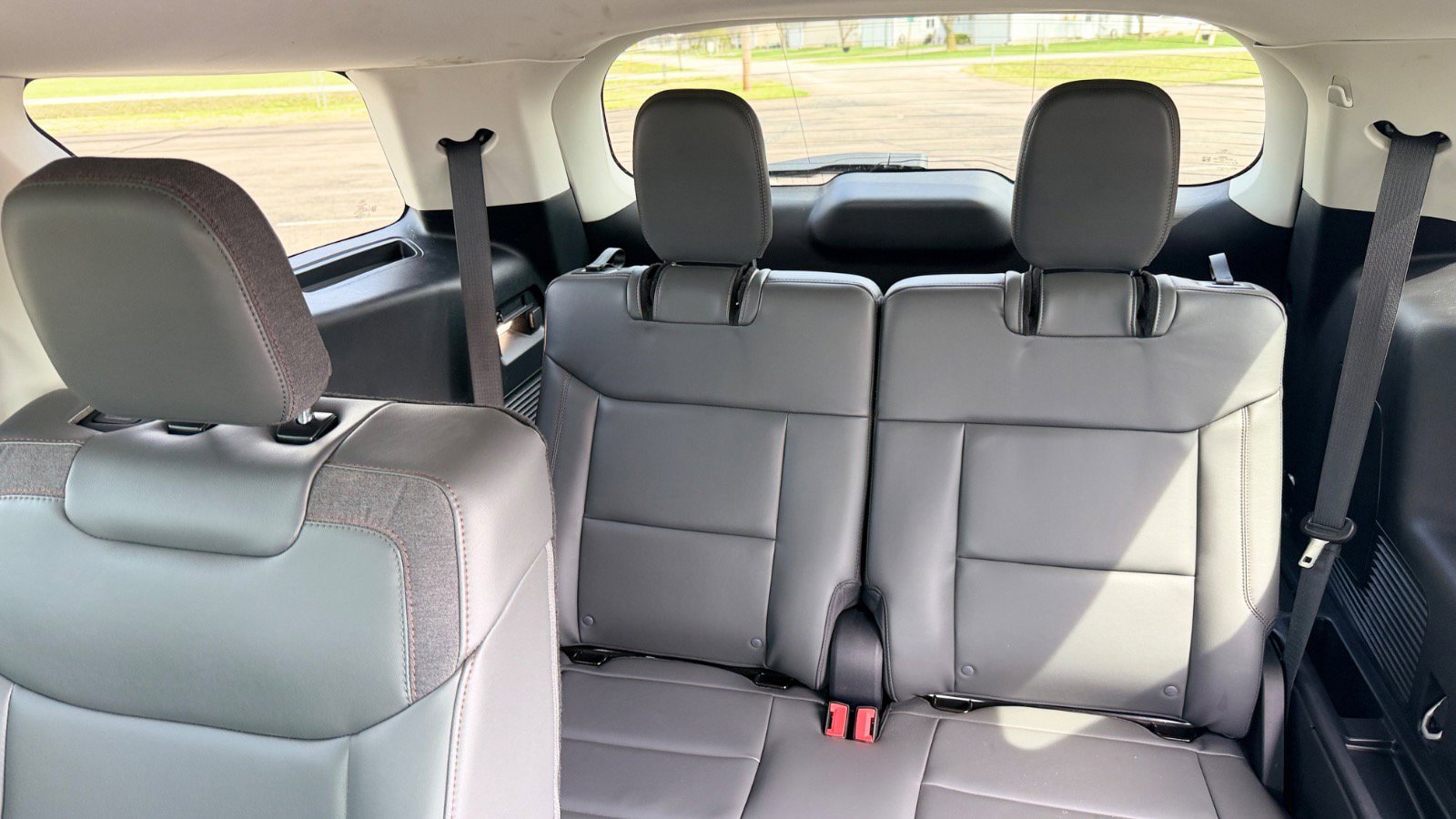 Certified 2025 Ford Explorer Active w/ Active Comfort Package AWD/4WD image 19