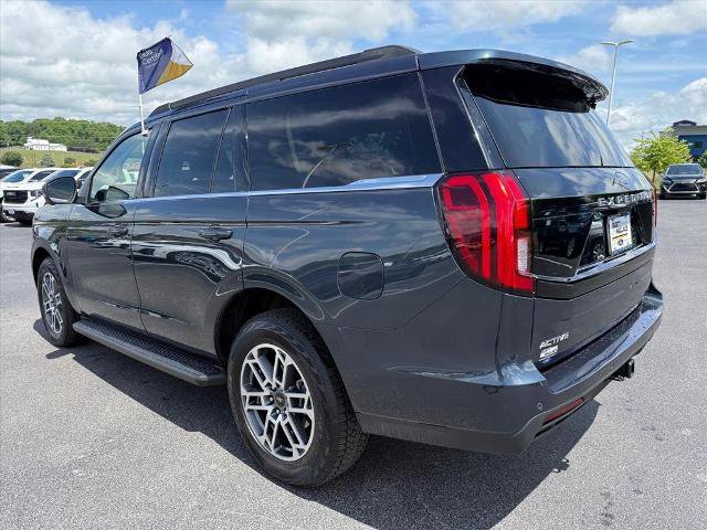 Certified 2025 Ford Expedition Active AWD/4WD image 5