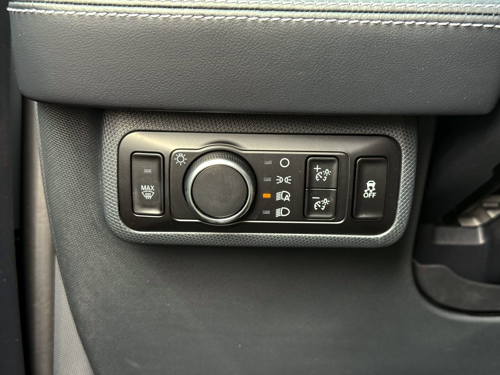 Certified 2025 Ford Mustang Mach-E Premium image 34