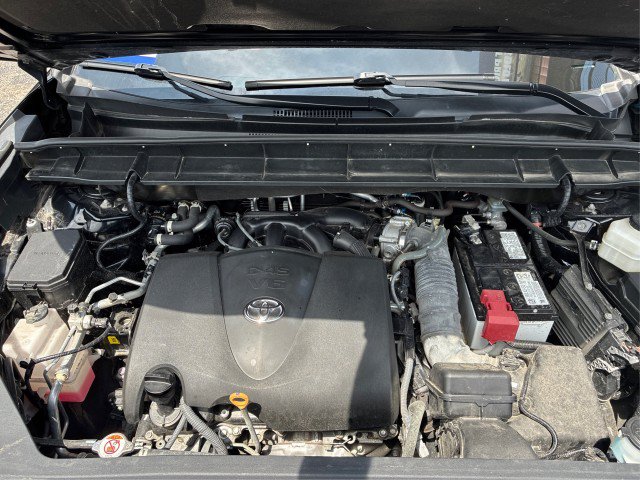 Used 2022 Toyota Highlander XLE AWD/4WD image 21