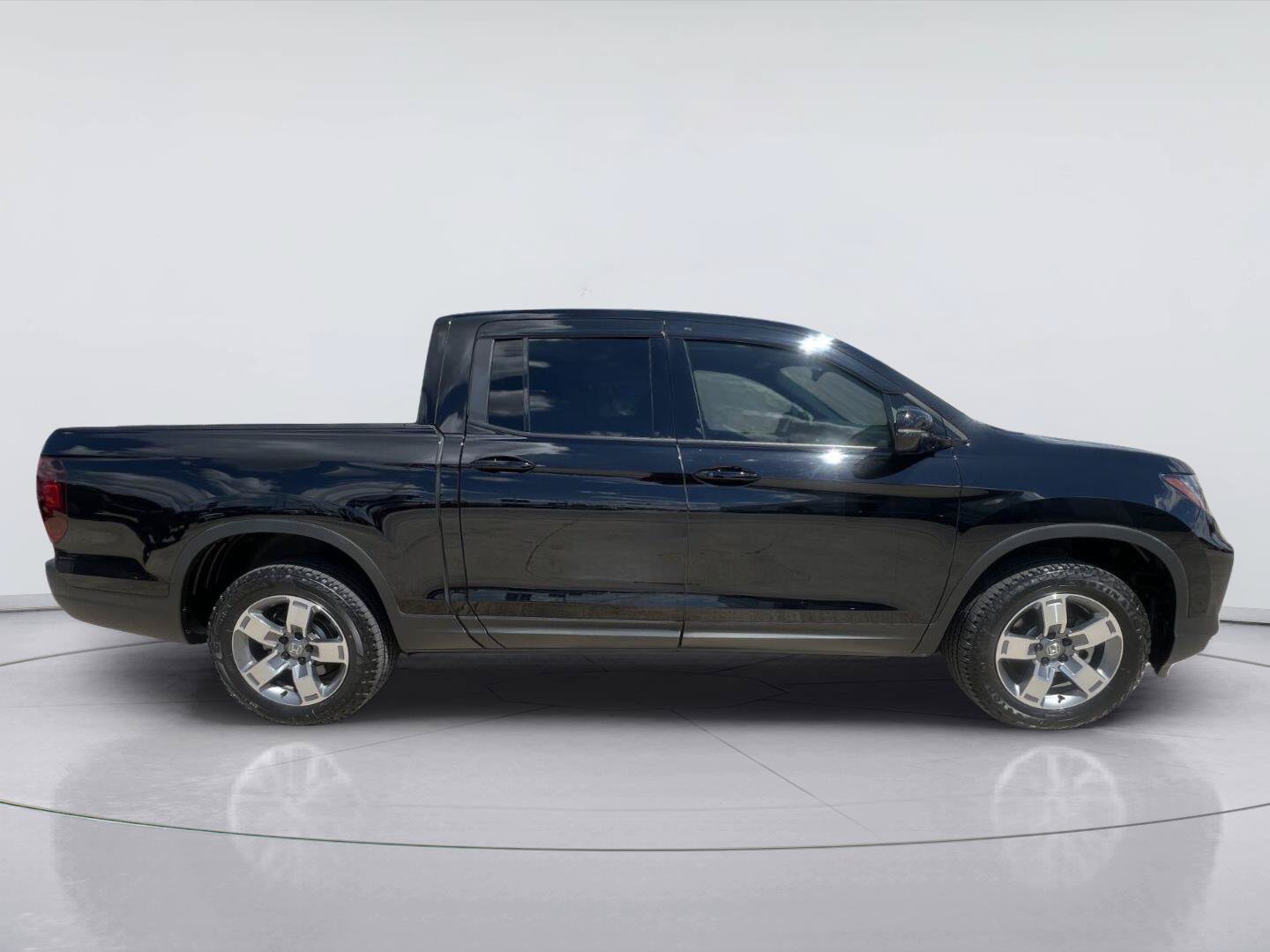 Used 2026 Honda Ridgeline Black Edition image 2