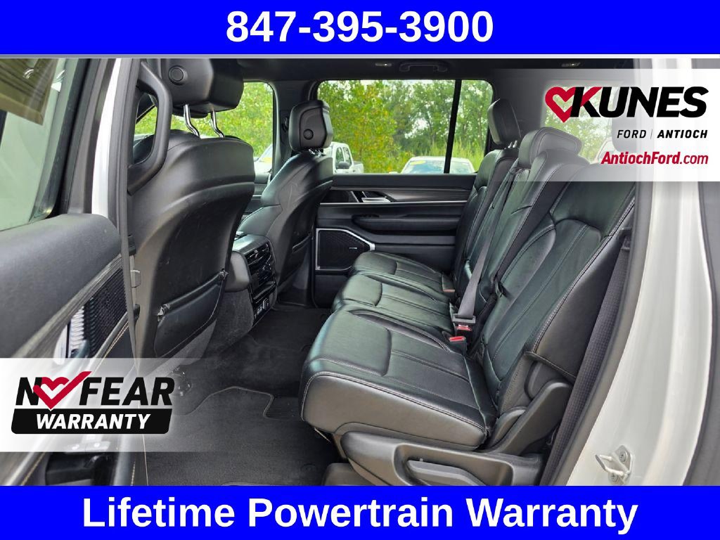 Used 2024 Jeep Wagoneer L Series II w/ Flexible Seating Group AWD/4WD image 26