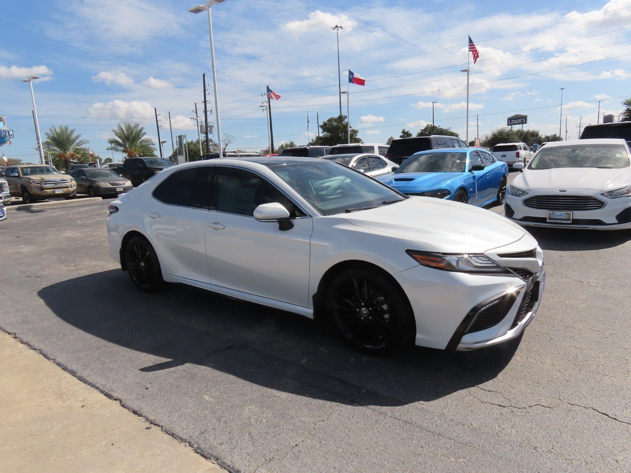 Used 2024 Toyota Camry XSE FWD image 6