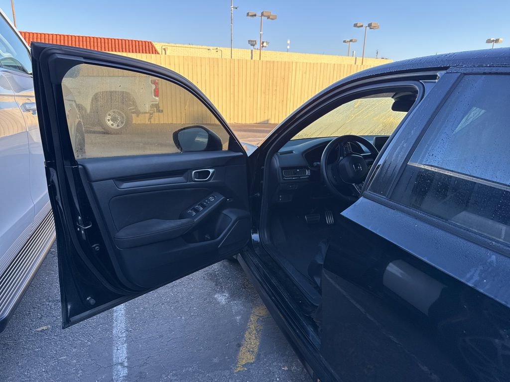 Used 2023 Honda Civic Sport image 4