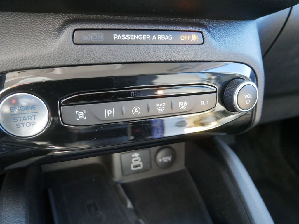 Certified 2024 Ford Escape Platinum image 24