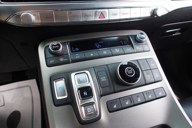 Used 2022 Hyundai Palisade Calligraphy w/ Winter Package image 28