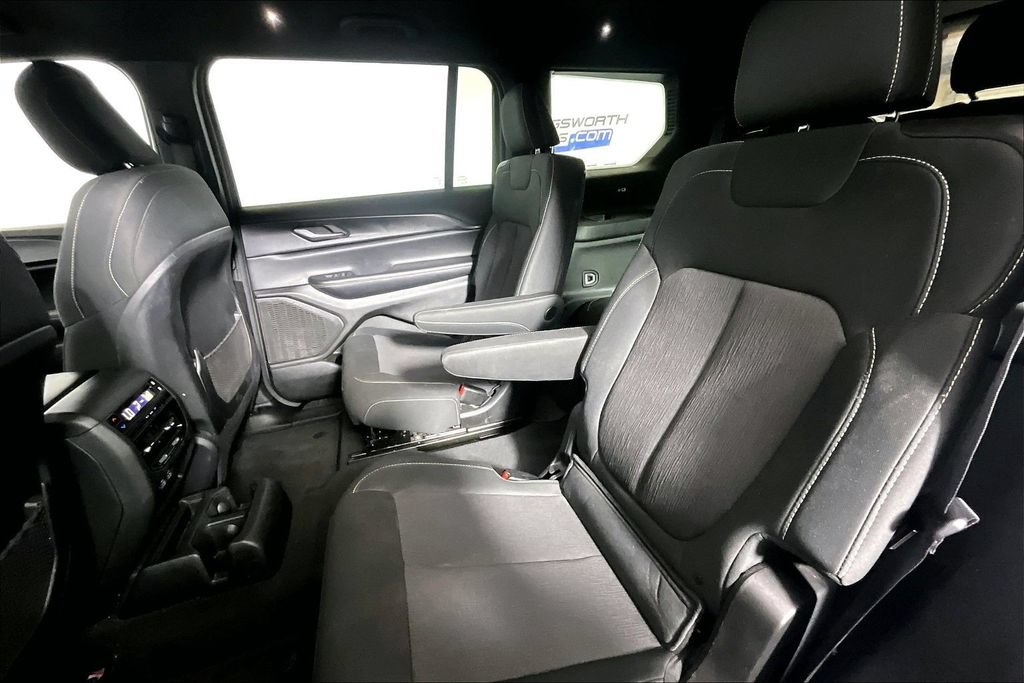 Used 2024 Jeep Grand Cherokee L Laredo w/ Luxury Tech Group I AWD/4WD image 21